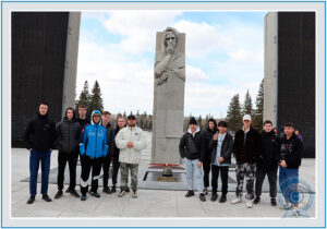 Трудовой десант 2023 у монумента Славы Новосибирск