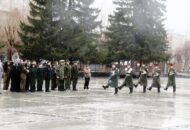 Акция Георгиевская-ленточка. Монумент Славы, Новосибирск, 2 мая 2024-г. 003